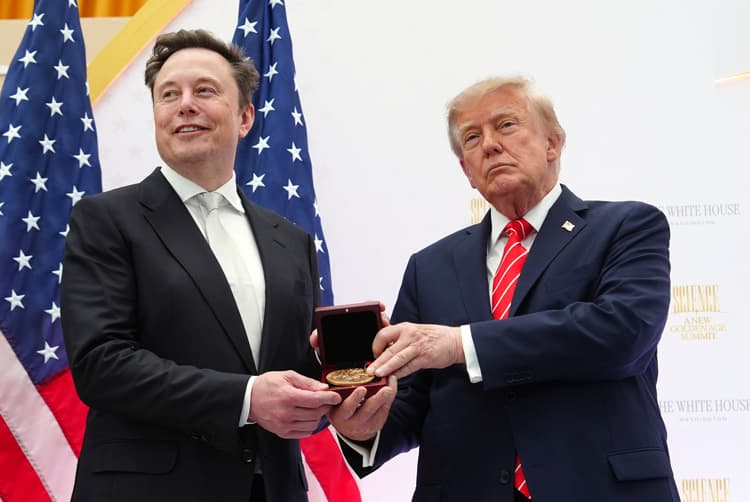 Medals for Musk, Huang, Su, and Brin — Three Weeks After ‘Traitors, Be Careful’: Trump’s Two Messages to the AI Industry